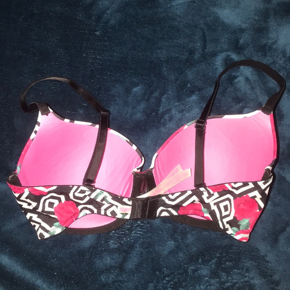 Pink Bra - Picture 2 of 3